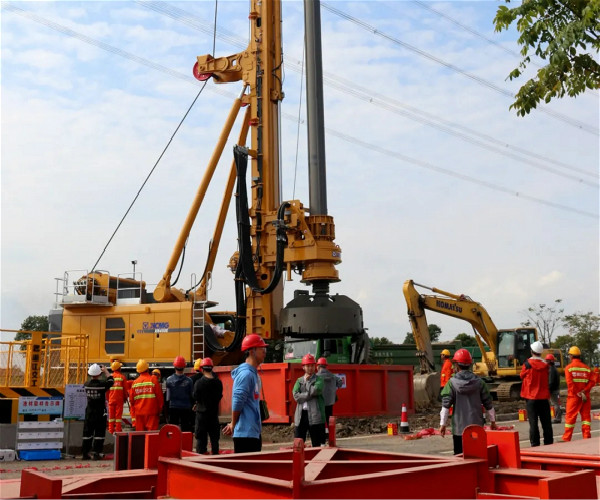 徐工旋挖鉆機在高鐵樁基礎施工中的應用案例.jpg